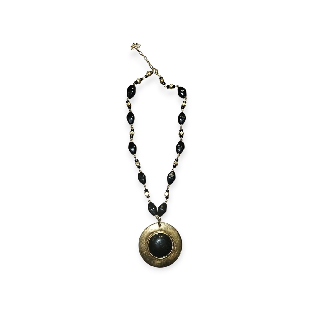 Chic Black and Gold Pendant Necklace